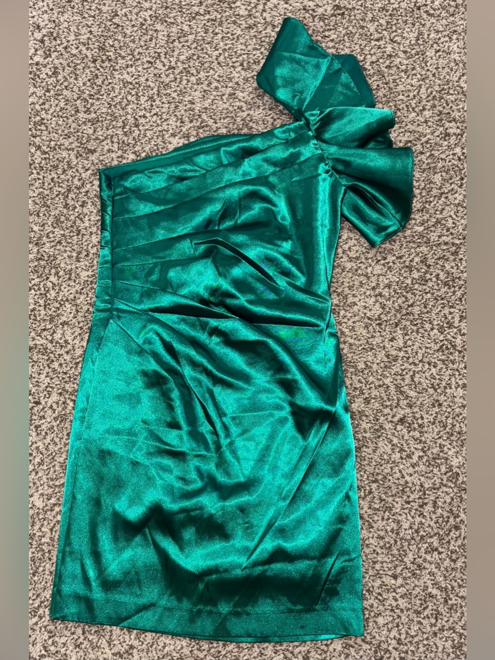 David’s Bridal Emerald Green One Shoulder Ruched Bodice Dress Woman’s Size 8/10 - Picture 4 of 6